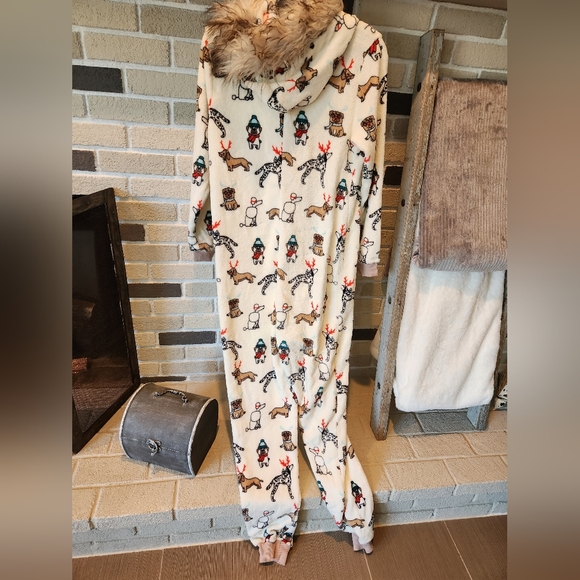 Womens Holiday Time CHRISTIMAS DOGS Hooded Union Suit 1 pc Pajamas - Picture 4 of 15